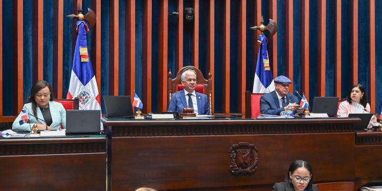 Senado aprueba proyecto que declara el 22 de julio Día Nacional del Oftalmólogo Dominicano