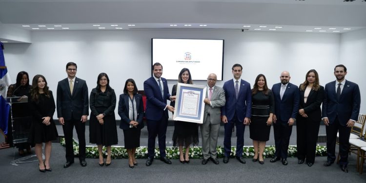 Cámara de Diputados reconoce a la ANJE, por su contribución a la institucionalidad