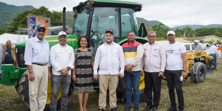 Productores logran a través del FEDA autogestionar mecanización de sus cultivos 
