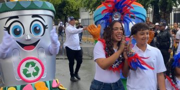 Lluvia bendice celebración Carnaval Santo Domingo Norte 2025