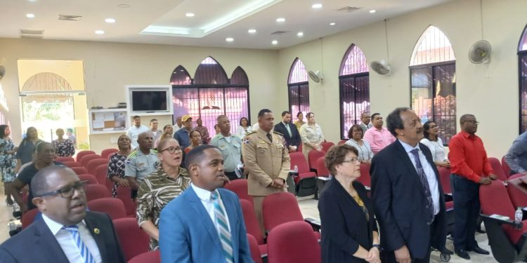 Autoridades de Barahona reconocen a líder mundial de la Iglesia Adventista