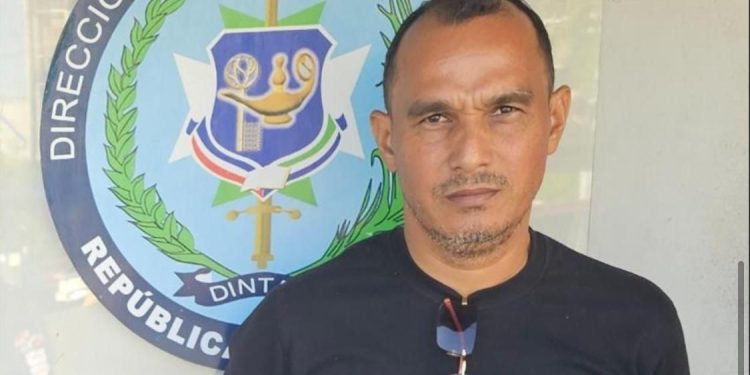 Dintel de la Policía apresa hombre usurpaba función de agente militar y/o policial