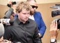 Trasladan a Steven Riibe a otro lugar; sus abogados pedirán hoy formalmente pasaporte y celular