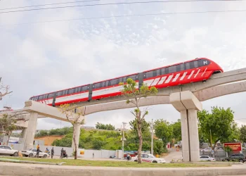 Monorriel de Santiago estará terminado a finales de año