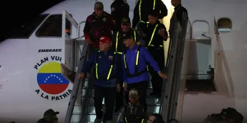 EE.UU. amenaza a Venezuela con «severas» sanciones si no acepta vuelos de deportación