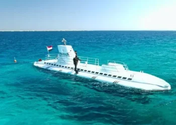 Se hunde submarino en Egipto y deja al menos seis personas muertas