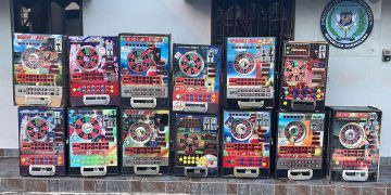 DINTEL máquinas tragamonedas y detiene a un hombre durante