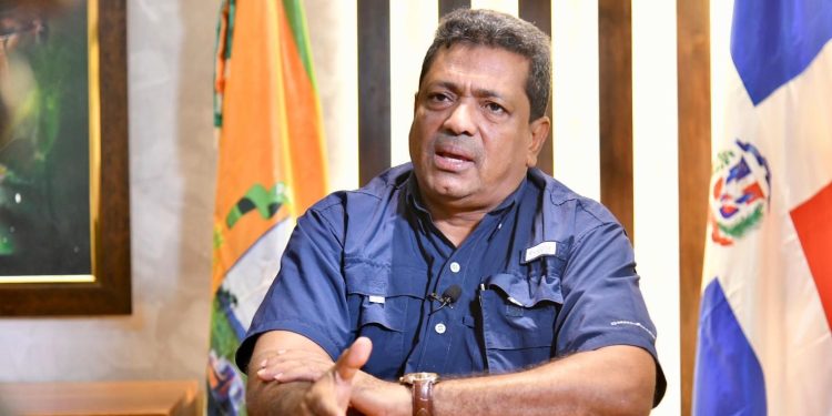 Alcaldes de SPM y Los Alcarrizos aseguran que cambios en la ley de residuos traerán mejor servicio de recolección y menos basura