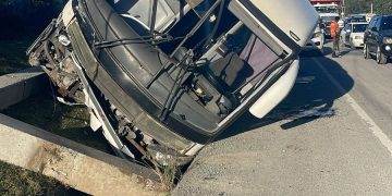 911 coordina asistencia en accidente de autobús dejó cuatro heridos en la 6 de Noviembre