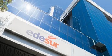 Edesur trabaja para corregir avería en subestación de la UASD que origina interrupción de servicio en sectores del Distrito Nacional