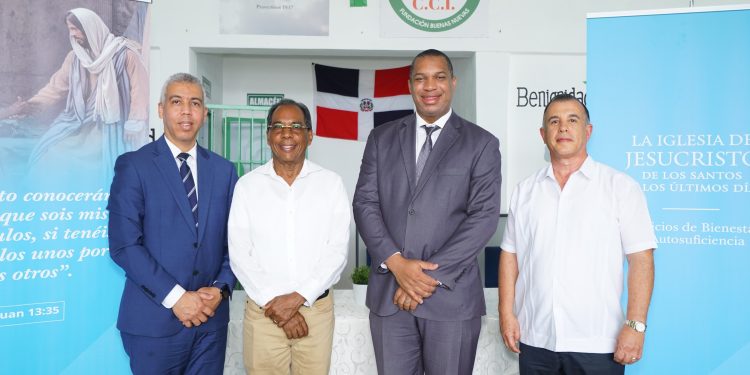 La Iglesia de Jesucristo dona equipos de cocina y agua potable para combatir la desnutrición infantil en Azua