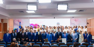 Senado reconoce liderazgo de 32 mujeres dominicanas en el marco del Día Internacional de la Mujer