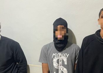 Policía captura a tres hombres activamente buscados por robo e intento de asalto en Villa Mella, SDN