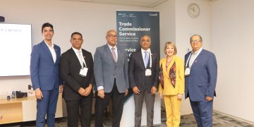 Ministro Joel Santos asistió a la convención minera en Canadá