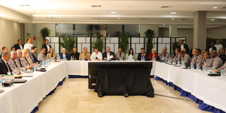 Presidente Abinader encabeza reunión de seguimiento al Plan de Seguridad Ciudadana