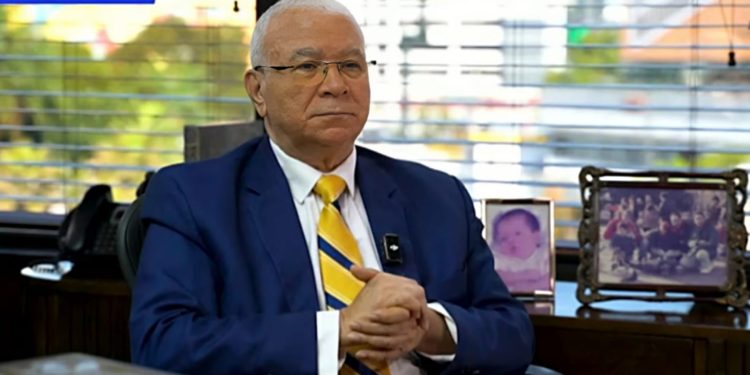 Tomás Hernández Alberto acusa a Leonel y Danilo de mentir sobre el gobierno de Luis Abinader