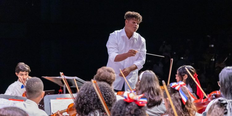Héctor Emmanuel Almánzar García: Un talento dominicano que conquista la música clásica internacional