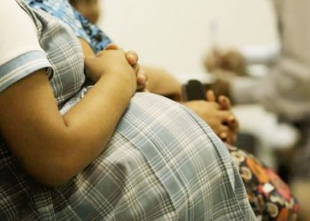 Embarazo en adolescente le cuesta 131 millones de dólares al año a RD