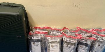 Incautan 32 paquetes de marihuana en aeropuerto Gregorio Luperón; arrestan extranjero