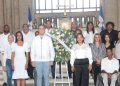 José Luis Morillo rinde homenaje a las mujeres patriotas con una ofrenda floral en el Panteón de la Patria
