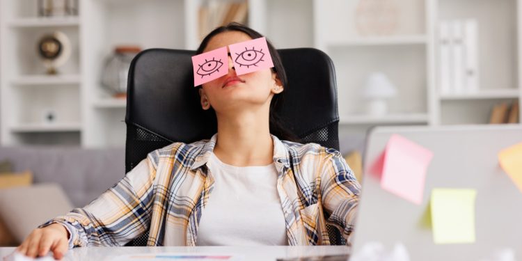 Cultura corporativa tóxica afecta la salud mental de los empleados, según estudio