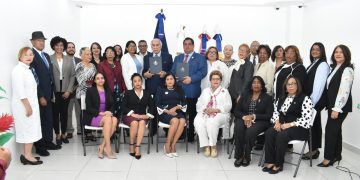 Notarios adultos mayores recibirán servicios de salud y asistencia