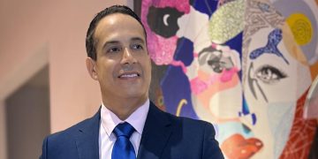 Doctor Samir Babour especialista en odontología inaugura innovadoraclínica estética