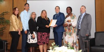 Ideice presenta edición impresa de Revie, revista especializada en producción científica educativa