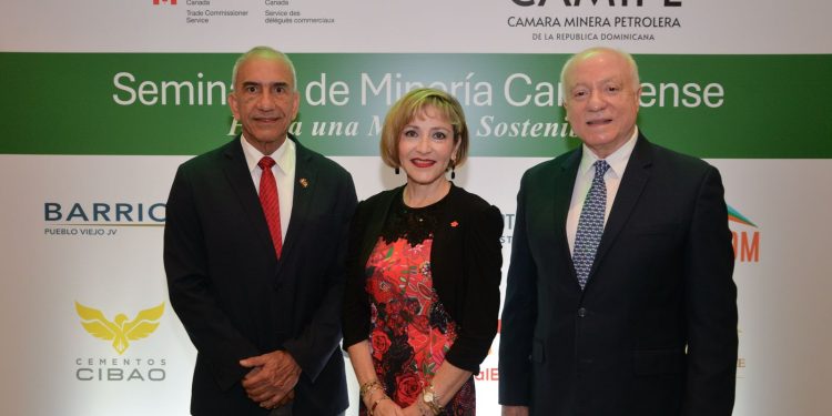 Concluye con éxito Seminario en la República Dominicana sobre Minería Canadiense Sostenible