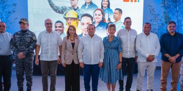 Presentan avances Sistema 911 en Puerto Plata; entregan ambulancias, cámaras  y equipos de rescate