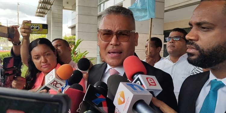 Carlos Peña solicita JCE sacar haitianos del Registro Civil antes de renovación de cédulas