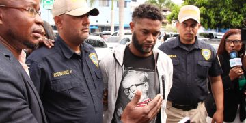 Se entrega ex oficial de la Policía quien era activamente buscado por doble homicidio en La Vega