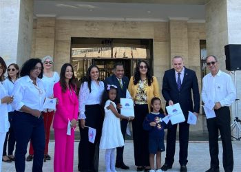 El Senado recibe anteproyecto de ley que busca transformar la atención a pacientes con enfermedades raras, poco frecuentes y complejas