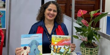Zahira Maxwell presenta su nuevo libro en la XXXII Feria del Libro Católico
