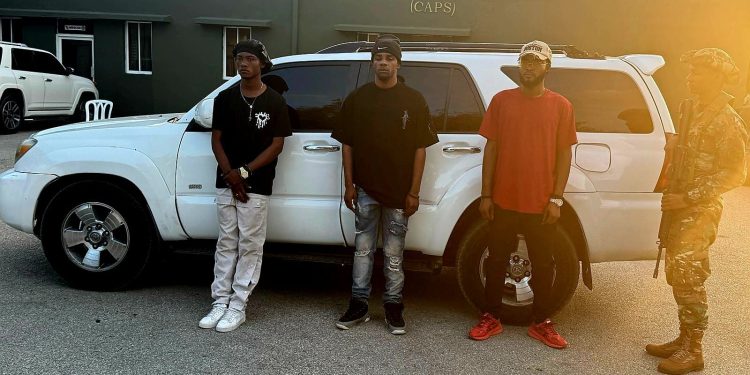 Envían a la justicia a dos dominicanos por tráfico de inmigrantes en San Juan y Pedernales