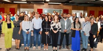 El SNS forma a colaboradores sobre manejo de línea gráfica, identidad e imagen de hospitales SRSM