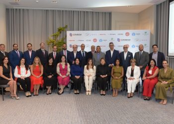 Copardom presenta nueva directiva y reconoce ex ministro de Trabajo y dos directivos