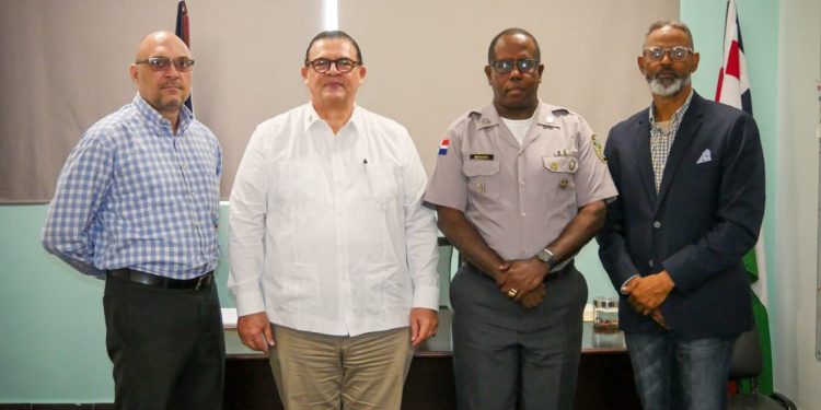 Empresario se reúne con director regional de la Policía para tratar temas de seguridad turística