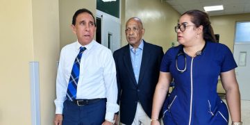 Hospital Padre Billini recibe visita de cortesía del doctor Cruz Jiminian