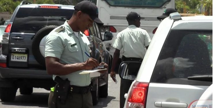 FP insta al gobierno del PRM explicar uso del dinero de las multas de tránsito