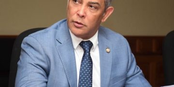 Senador manifiesta su rechazo a huelga en SFM y aboga por el respeto al orden y la paz social