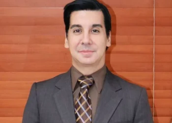 Manuel Meccariello llama a la prudencia y al respeto en la marcha de Friusa