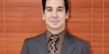 Manuel Meccariello llama a la prudencia y al respeto en la marcha de Friusa