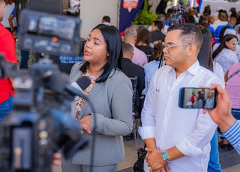 Regidor impulsa junto a diputada varios proyectos en Congreso de solución vial en SDO