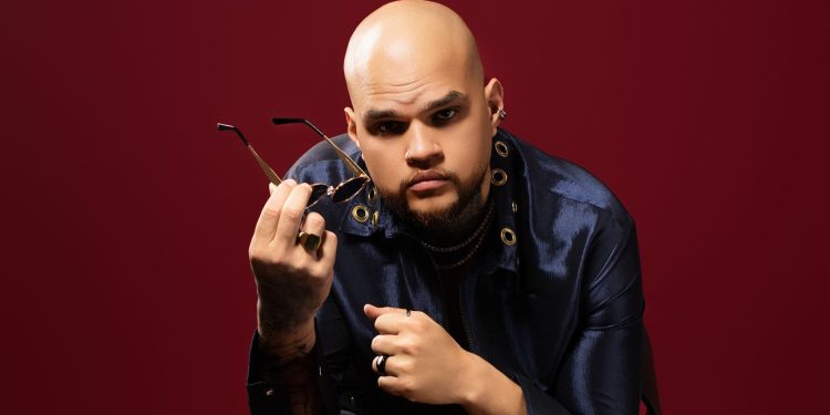 Mayinbito, el artista que nos sumerge en la bachata de amargue y contemporánea con "Déjenme seguir bebiendo"