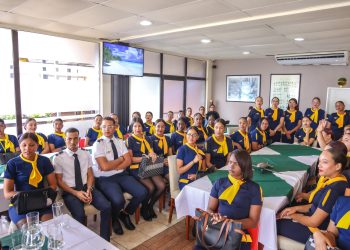 Más de 300 estudiantes de la tripulación se capacitan