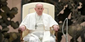 A un mes de su hospitalización, el papa Francisco muestra signos de mejoría