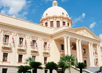 Gobierno emite decreto 130-25 y pone en retiro a generales del ERD y la FARD