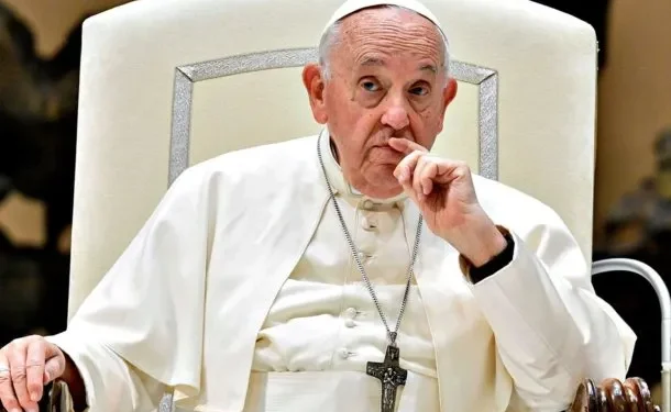 El papa Francisco sigue en reposo luego de dos episodios de insuficiencia respiratoria