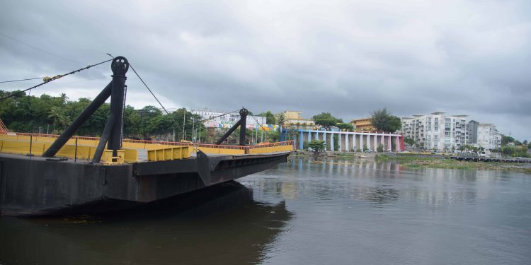 Obras Públicas cerrará este sábado puente flotante por dos horas